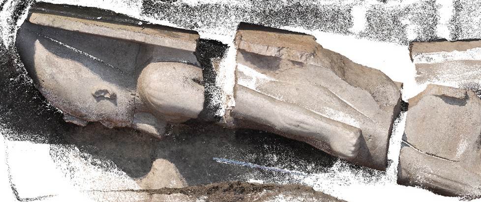 Colosse oriental. Porte Nord du Temple d'Amenhotep III.